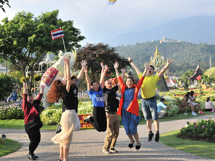 Menjelajahi Keajaiban Thailand: Petualangan Tim Kami dengan Sepatu Luar Ruangan Tepercaya
